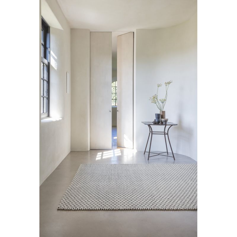 Tapis Design tissé main laine et viscose Rhythm Noir Blanc