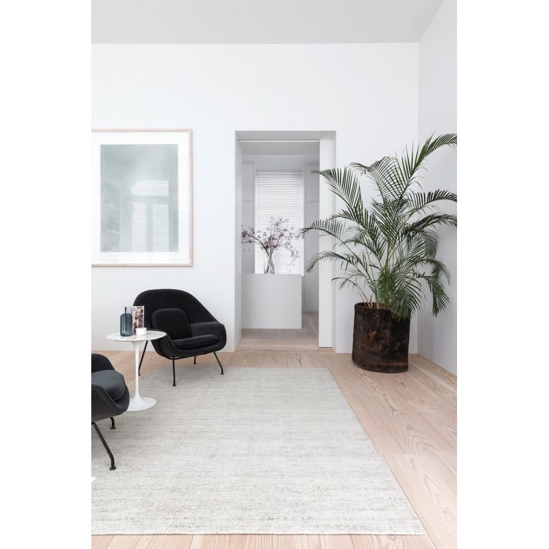 Tapis Contemporain tissé main en laine et soie de bambou Oat Gris clair