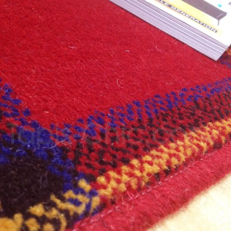 Tapis sur mesure en laine motif tartan tons rouges Tapis sur mesure en laine motif tartan tons rouges