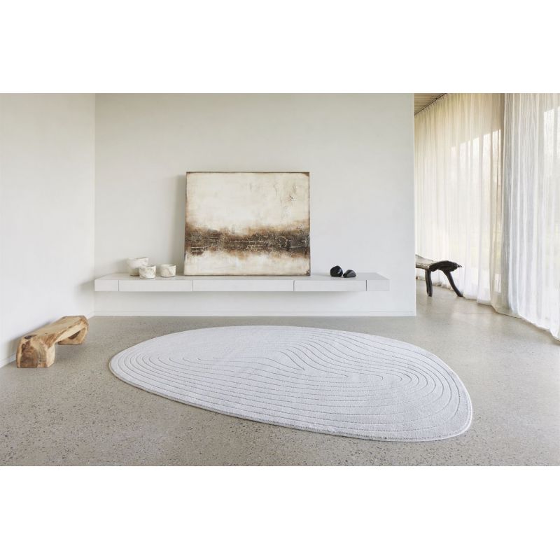 Tapis de salon forme originale galet en fibres synthétiques Halona écru