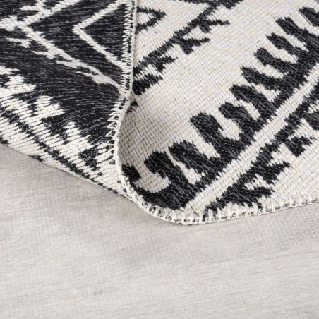 Tapis en coton recyclé Alix blanc et noir motifs losanges ethniques decoration design Tapis en coton recyclé Alix blanc et noir motifs losanges ethniques decoration design