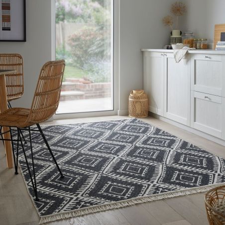 Tapis en coton recyclé Alix blanc et noir motifs losanges ethniques bureau eco responsable Tapis en coton recyclé Alix blanc et noir motifs losanges ethniques bureau eco responsable