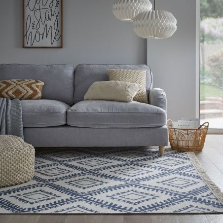 Tapis en coton recyclé Alix blanc et marine motifs losange ethniques Tapis en coton recyclé Alix blanc et marine motifs losange ethniques