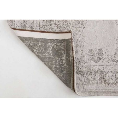 dessous du tapis dessous du tapis