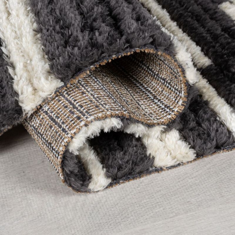 Tapis doux motifs géométriques noirs et blancs Lina