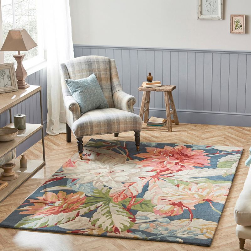 Tapis haut de gamme fleuri en pure laine Bleu Dahlia Rosehip