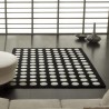 Tapis Design Pompons Noir et Blanc par Carving Tapis Design Pompons Noir et Blanc par Carving