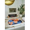 Tapis abstrait bleu et orange en PET Shapes Carpe Diem cheminée