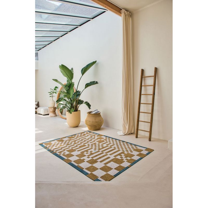 Tapis moderne décor damiers miel en PET Chess Honey Salon