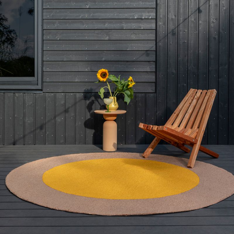 Tapis exterieur rond 100% PET recyclé jaune Festival  ambiance