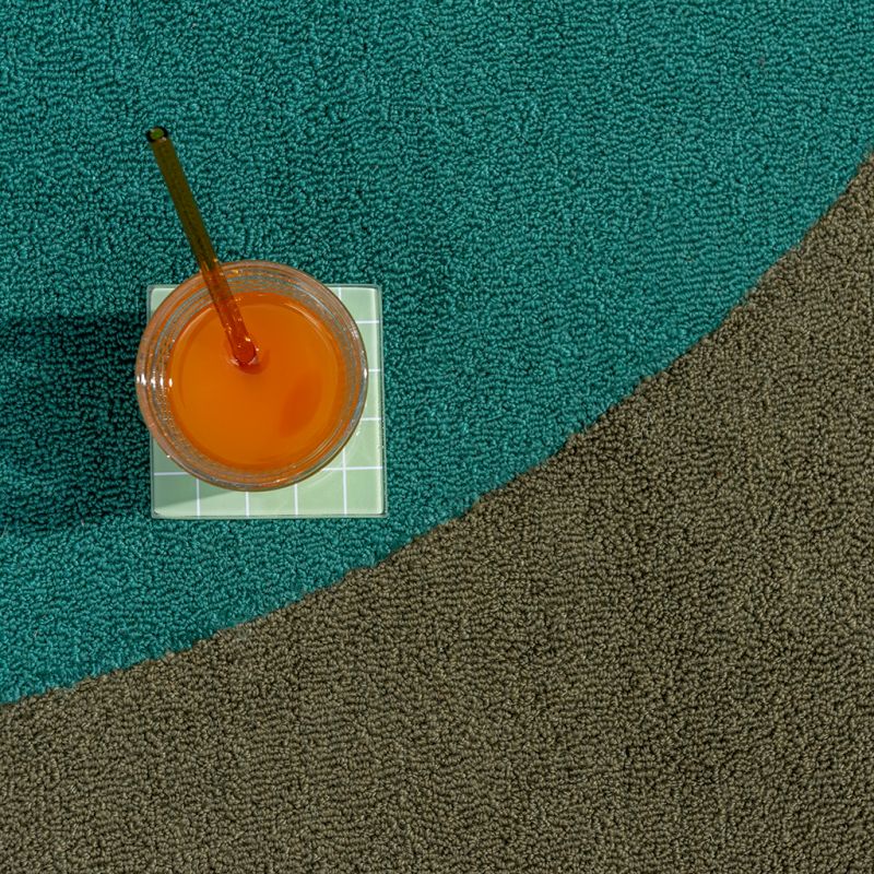 Tapis exterieur rond 100% PET recyclé bleu vert Festival détail