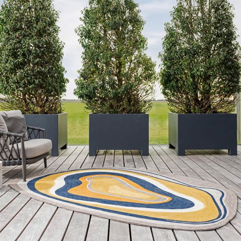 Tapis exterieur forme originale PET recycléocre et gris AURA ambiance outdoor