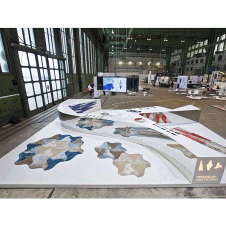 Dalle de tapis design modulable Scale Living forme Bloom par Vorwerk Dalle de tapis design modulable Scale Living forme Bloom par Vorwerk