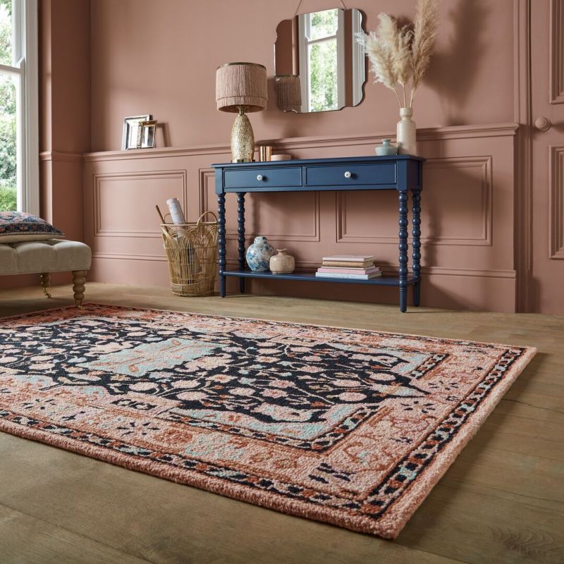 Tapis en laine fleuri bleu et rouge Blossom salon