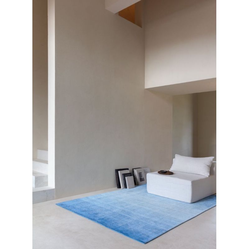 Tapis de salon design en viscose de bambou bleu Dew