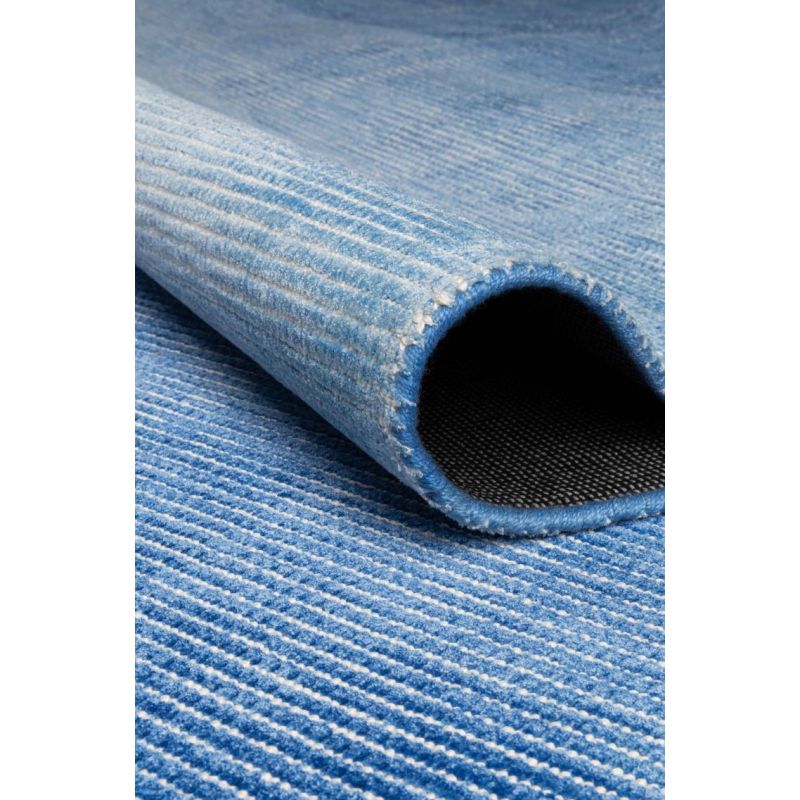 Tapis de salon design en viscose de bambou bleu Dew