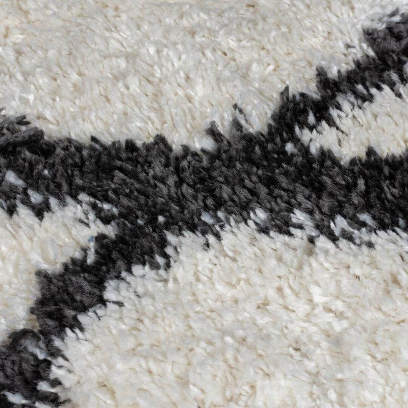 Tapis shaggy épais motifs berberes noir et ivoire Souq motifs