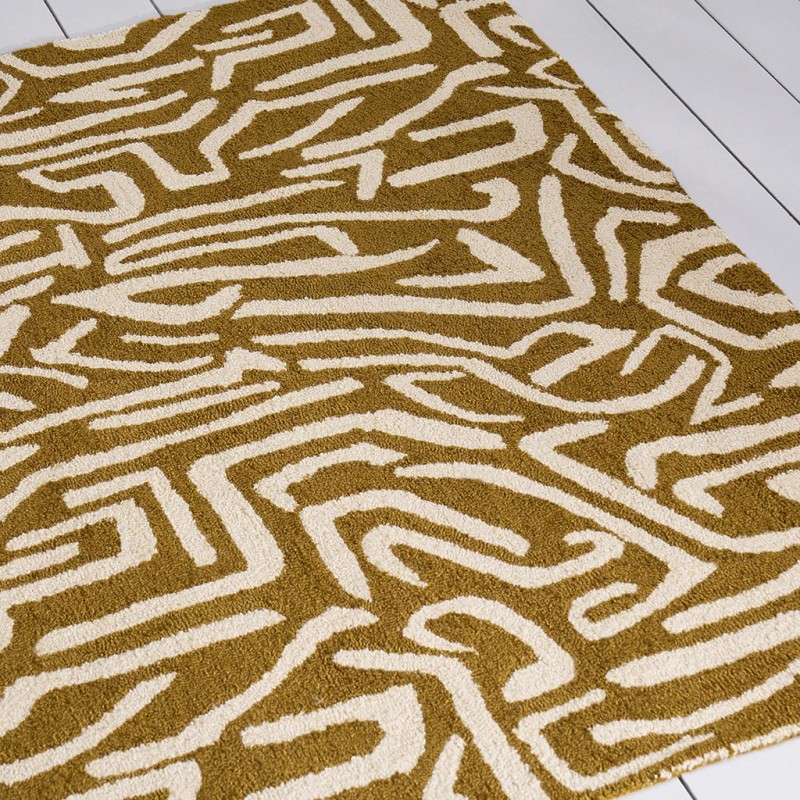 Tapis exterieur en PET recyclé graphique ocre Melodic motif