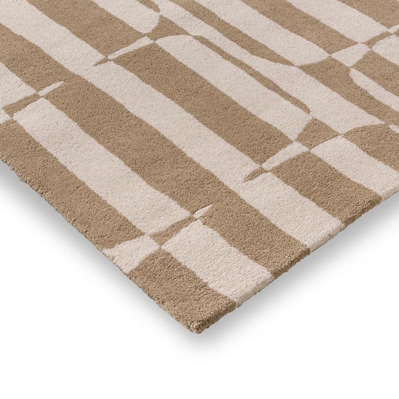 Tapis à motif galet rayé caramel Scion angle