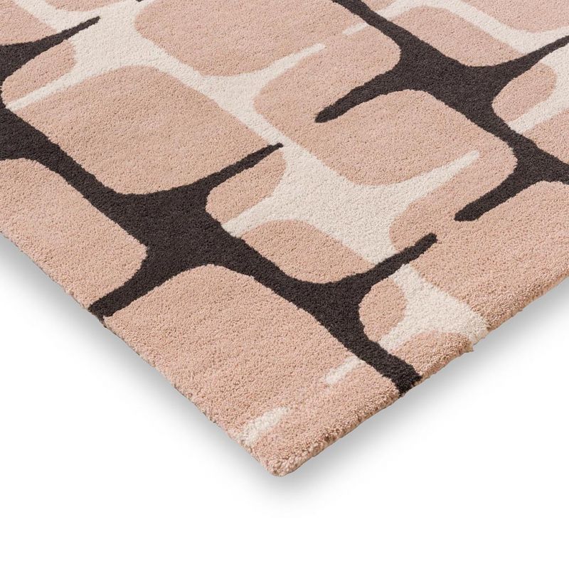 Tapis à motif galet Lohko rose et noir Scion angle