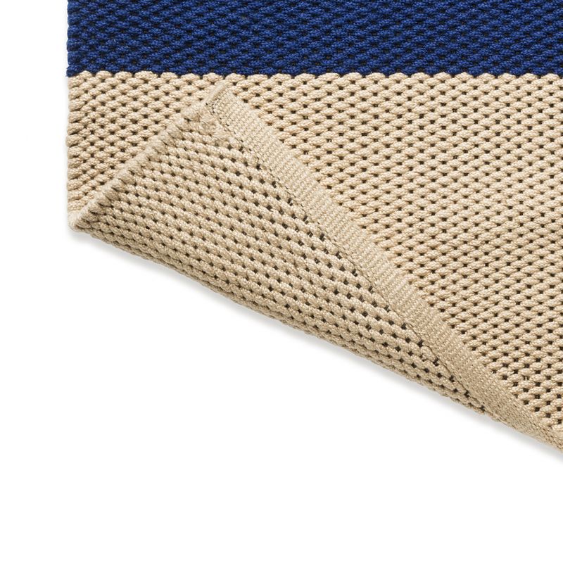 Tapis exterieur interieur en PET recyclé bleu Dhurrie dessous