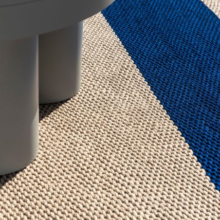 Tapis exterieur interieur en PET recyclé bleu Dhurrie détail matiere Tapis exterieur interieur en PET recyclé bleu Dhurrie détail matiere