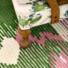 Tapis haut de gamme en laine et viscoseWilderness vert multi Harlequin focus texture