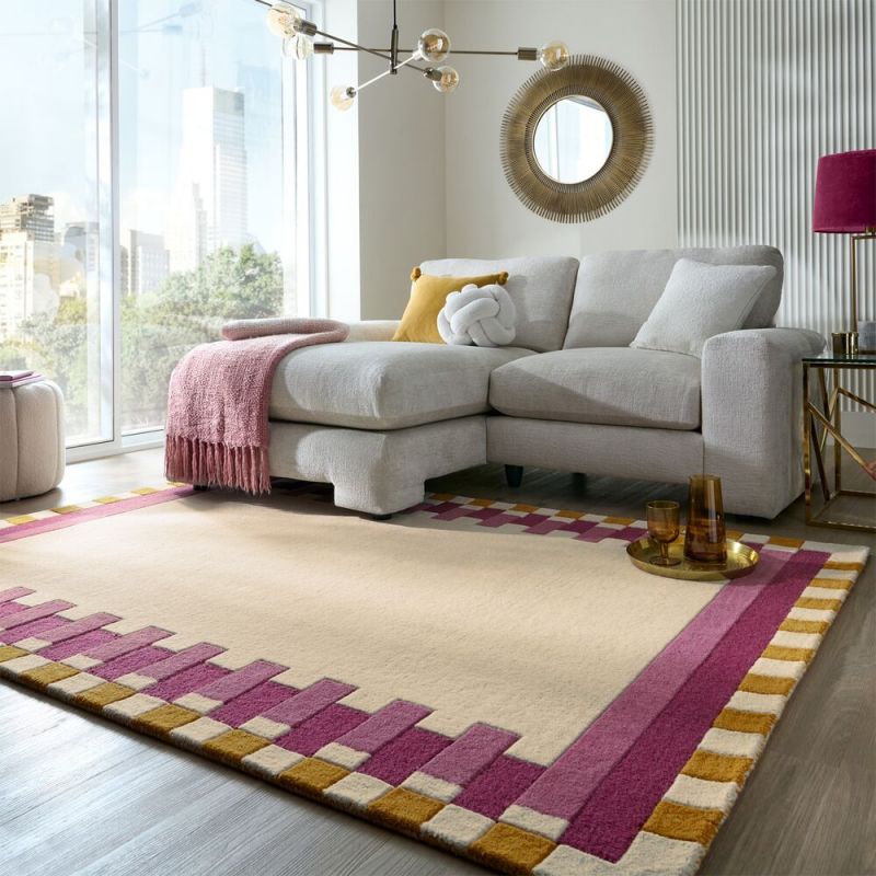 Tapis de salon laine rose et jaune Kai Wool Border ambiance