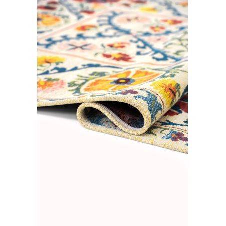 Tapis de salon Suzani Origine multi détail matiere Tapis de salon Suzani Origine multi détail matiere