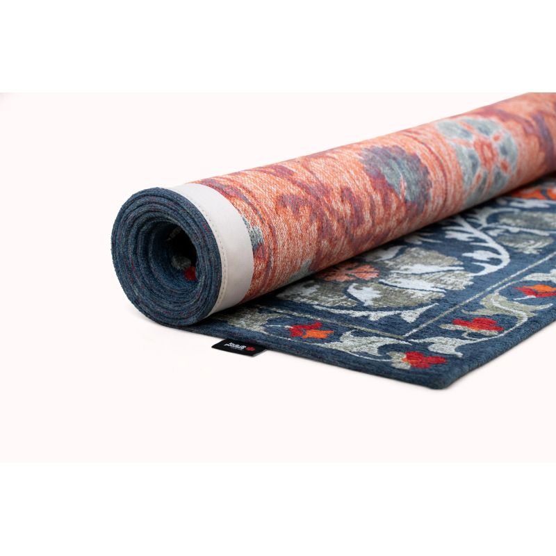 Tapis de salon Suzani Bavaria multi bleu détail etiquette