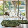 Tapis en laine vert forme originale Conway retro ambiance