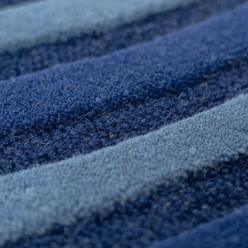 Tapis en laine bleu forme originale Conway retro détail couleur