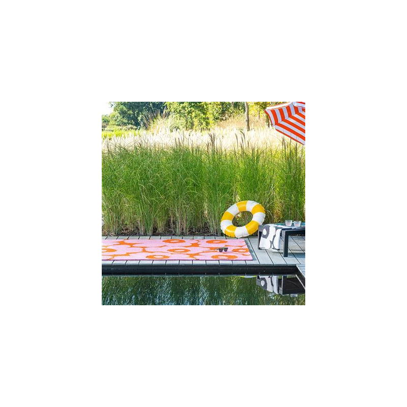Tapis indoor/ outdoor en polypropylène Unikko rose ambiance
