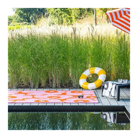 Tapis indoor/ outdoor en polypropylène Unikko rose ambiance