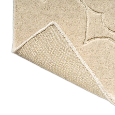 Tapis haut de gamme de couloir en laine écru Piirto floral par Marimekko replié