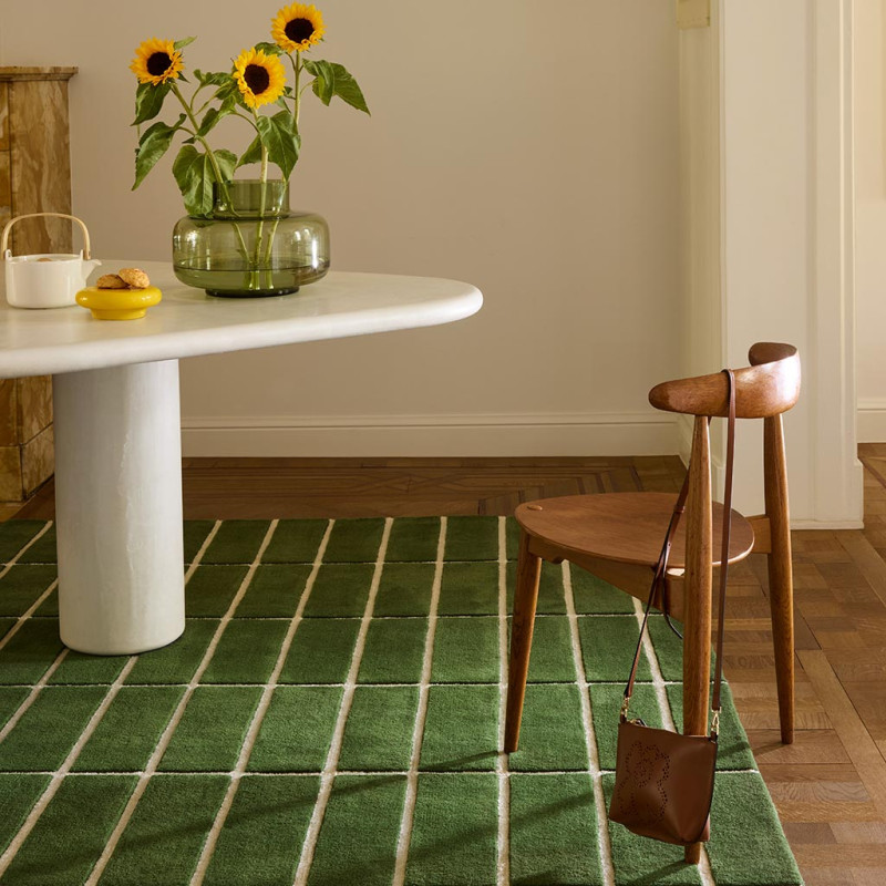 Tapis haut de gamme en laine vert Tiiliskivi par Marimekko ambiance