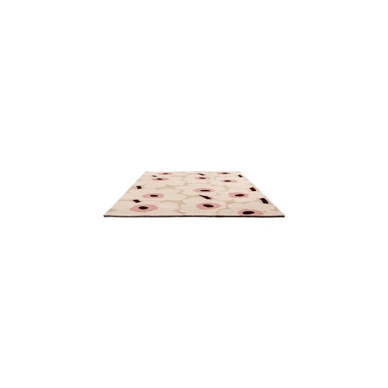 Tapis haut de gamme en laine beige et rose Unikko par Marimekko packshot