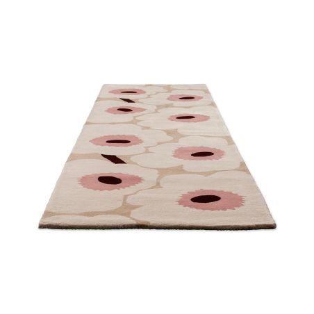 Tapis de couloir en laine beige et rose Unikko par Marimekko packshot
