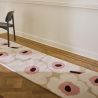 Tapis de couloir en laine beige et rose Unikko par Marimekko