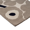 Tapis de couloir en laine grège Unikko par Marimekko MOTIF