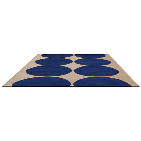 Tapis haut de gamme en laine bleu Isot Kivetpar Marimekko à plat