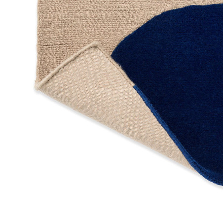 Tapis haut de gamme en laine bleu Isot Kivetpar Marimekko replié