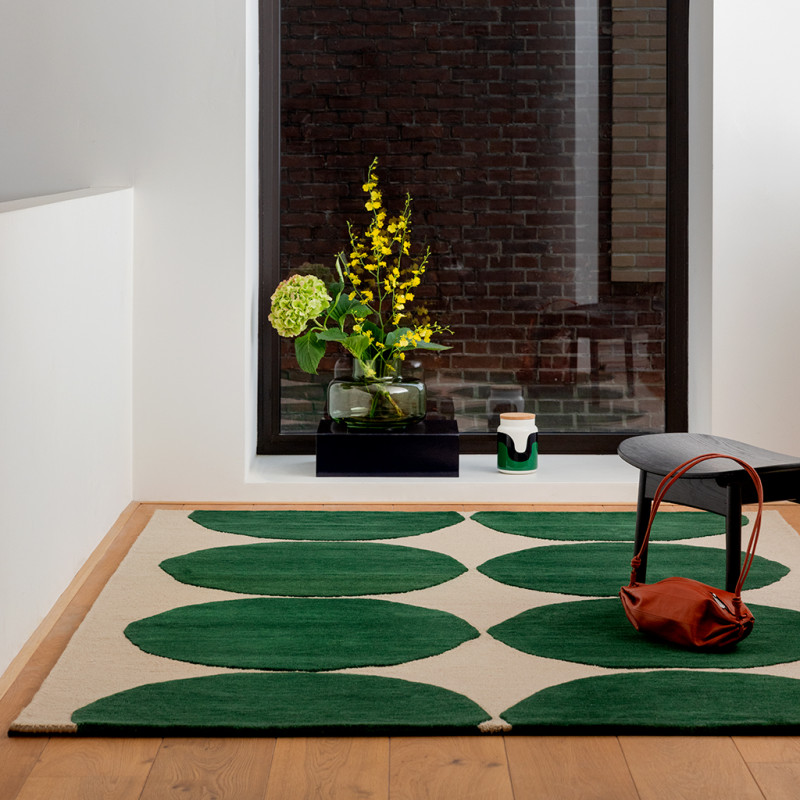Tapis haut de gamme en laine vert Isot Kivet par Marimekko ambiance