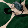 Tapis haut de gamme en laine vert Isot Kivet par Marimekko ambiance zoom