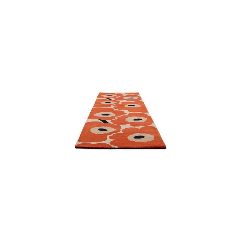 Tapis de couloir en laine orange Unikko par Marimekko vue dessus