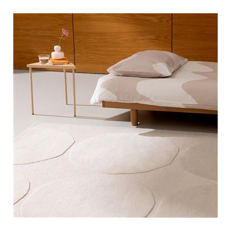 Tapis haut de gamme en laine écru Isot Kivet par Marimekko salon