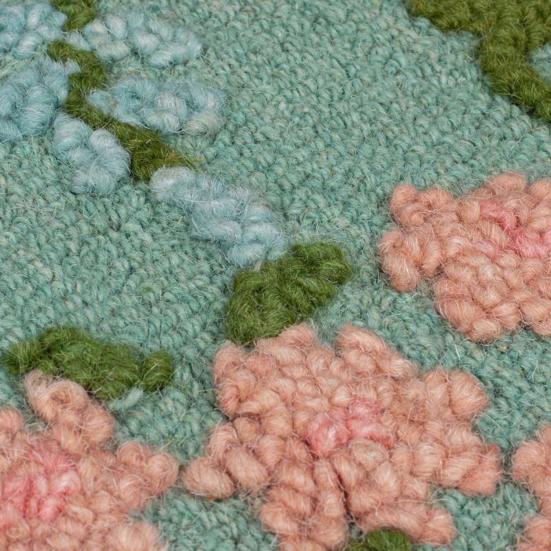 Tapis en laine bleu vert Floral Emilia detail
