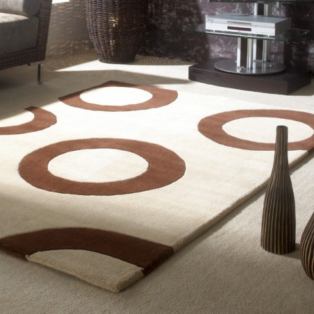 Tapis Contemporain Polo beige et marron par Carving Tapis Contemporain Polo beige et marron par Carving