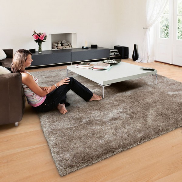 tapis shaggy taupe