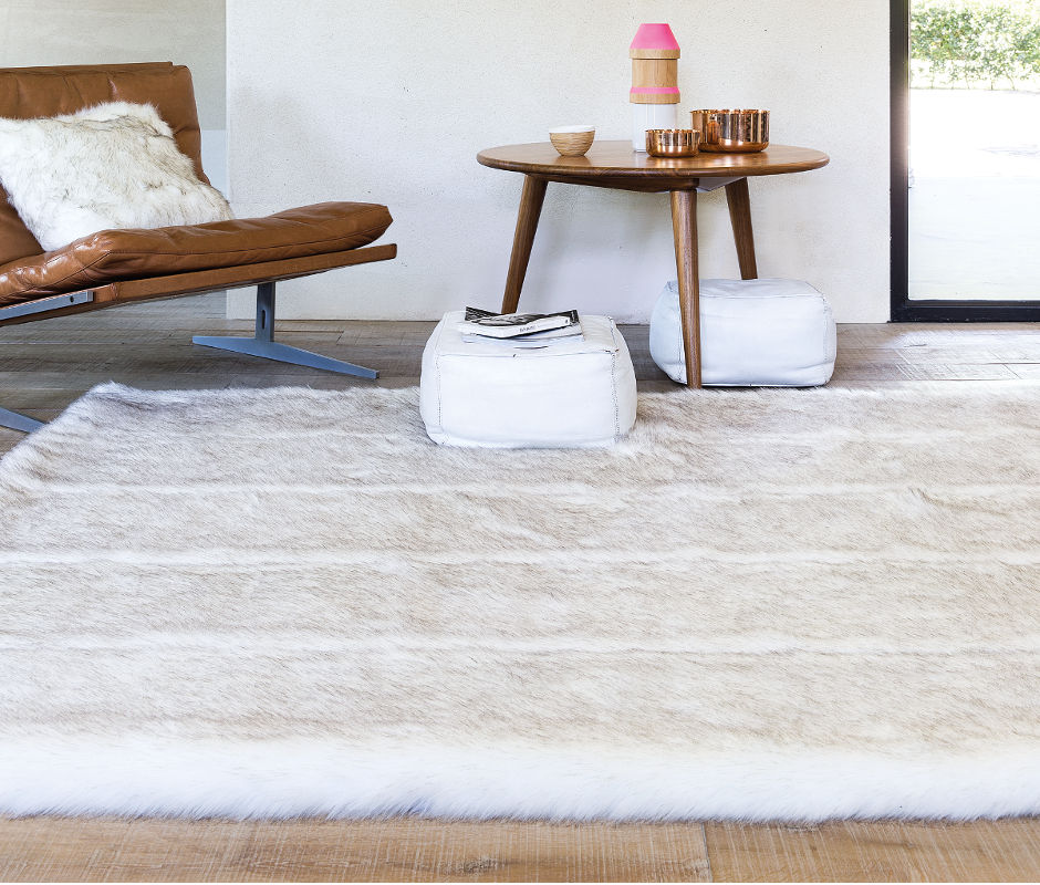 Tapis en fausse fourrure Feel écru par Ligne Pure